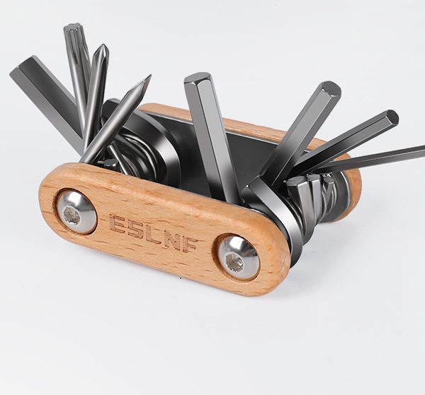 Multiherramienta plegable 8 en 1